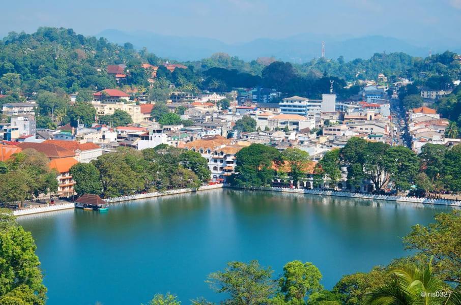 Golden Villa Kandy - "Free Pickup From Kandy " Exterior photo